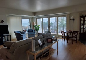 LINENS INCLUDED*!. OCEANFRONT/BOARDWALK BUILDING W/ROOFTOP POOL