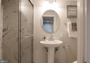 Lovely garden apartment in the heart of Petworth