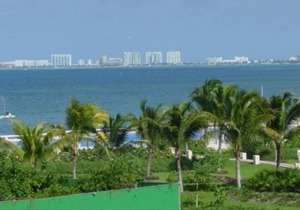 Oceanfront Condo Complex Overlooking Gardens & Ocean in Cancun