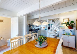 Oceanfront Townhouse w/Private Balcony, Great Views, Washer/Dryer, Central AC