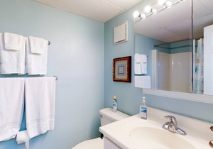 Oceanside Beach Condo w/Private Washer/Dryer, Shared Pool, Free WiFi, Balcony