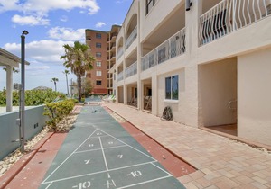 Redington Surf Resort 03 Studio