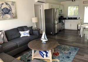 RENOVATED! Condo 1 block from the beach
