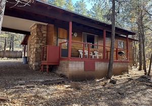 Whispering Pines - Cabin *8 (2 Bedroom)
