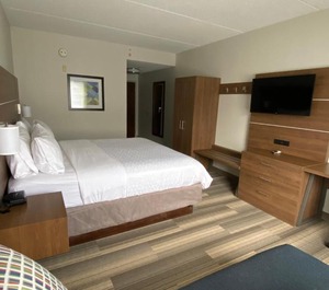 Holiday Inn Express Hotel Warrenton Ihg 