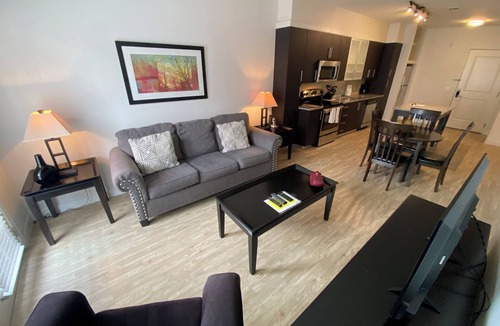 Radnor - Fort Myer Heights Apartment | 1-bedroom apartment in a prime location with parking included and mins. to DC