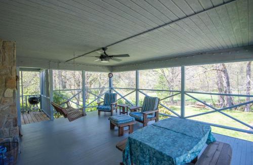 West Jefferson House | 1 Bedroom Cabin Overlooking New River- Sleeps 4, Dogs OK, Fire Pit & More