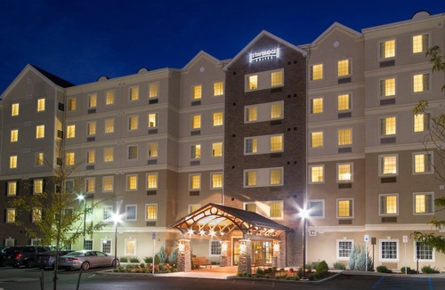 Amherst Condo | 1 Bedroom | Free Breakfast, Pool and Gym Access