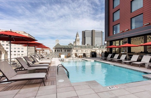 Sobro Hotel | 1-Bedroom Suite at a 4⭐️ Hotel