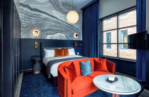 Downtown Nashville Hotel | 1-Bedroom Suite at a 4⭐️ Hotel