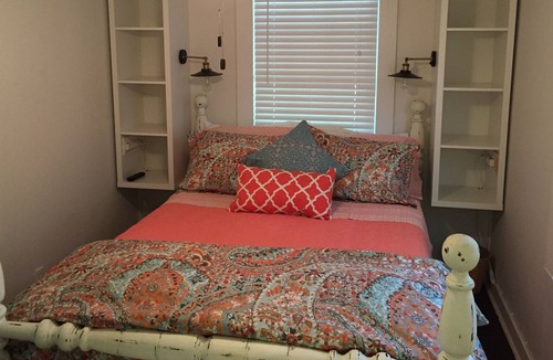 East Beach House | 1 BR East Beach Bungalow
