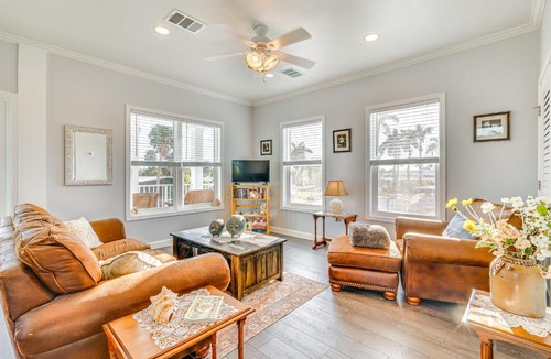 Truckland House | 1 Mi to Beach Access: Home w/Porch in Fort Myers!