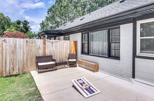 Monroe House | 1 Mi to Dtwn Monroe: Family-Friendly Duplex!
