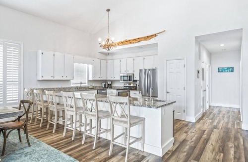 Grayton Beach House | 1 minute walk to PUBLIC BEACH + Heated Pool +Bikes +Corn Hole +Large Gas Grill