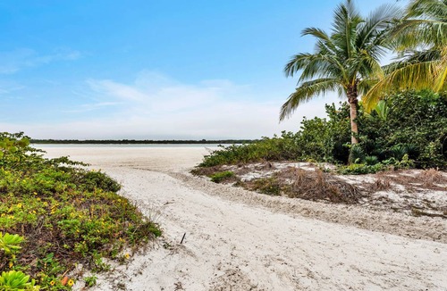 South Island Condo | 101 m² Condo ∙ 2 bedrooms ∙ 5 guests
