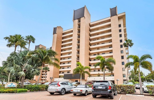 South Island Condo | 101 m² Condo ∙ 2 bedrooms ∙ 5 guests