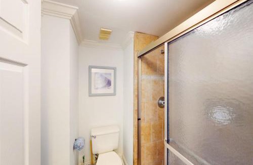 Miramar Beach Hotel | 11th-floor studio with access to pool hot tub & fast WiFi - near beach