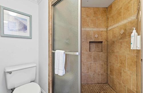 Miramar Beach Hotel | 11th-floor studio with access to pool hot tub & fast WiFi - near beach