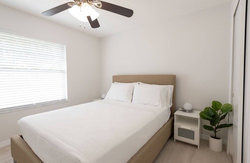 Indian Ridge House | 12 mins to Disney 3 Bedroom Family House With Pool
