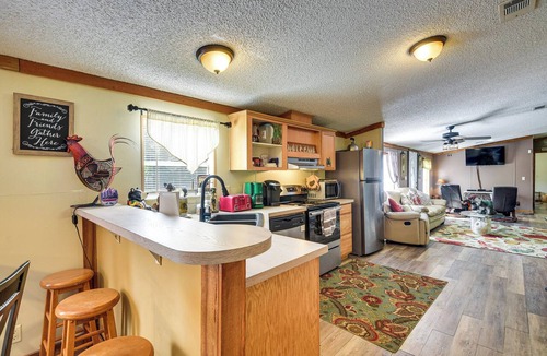 Silver Springs House | 13 Mi to Silver Springs: Pet Friendly Getaway!