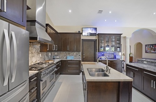 Riverside Park House | 144' New River Dock DT FTL! Sailfish Pool, Hottub, Pontoon & Fire Lounge Luxury!