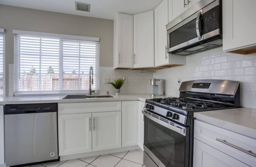 Mira Mesa House | 15 Min to La Jolla Shores Beach and Torrey Pines!