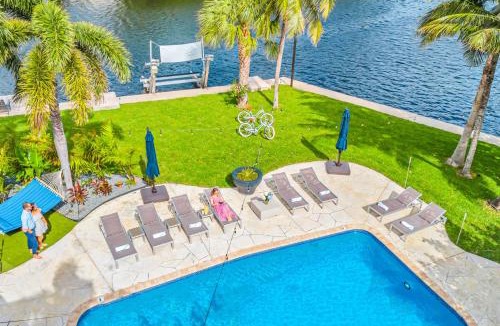 17th Street Causeway House | 180 of Waterfront Heated Pool Walk To Beach Paradise Point Key RESIDENCES