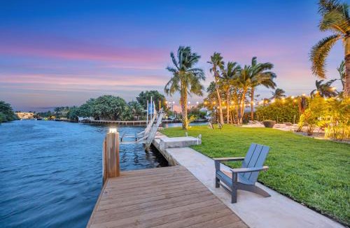 17th Street Causeway House | 180 of Waterfront Heated Pool Walk To Beach Paradise Point Key RESIDENCES