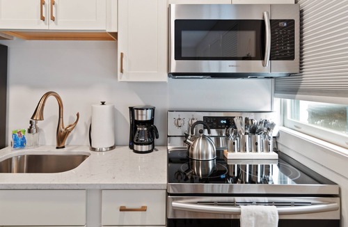 Hillsboro Village House | 1920s Carriage House, Hillsboro Village