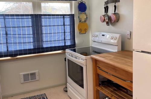 Challis Cottage | 1930's Uptown House