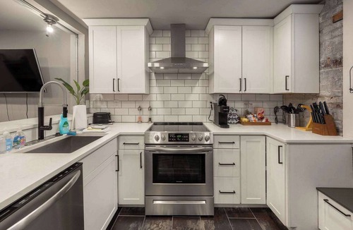 Ludlow Apartment | 1BR Apt, Minutes to Downtown Cincy, Stadiums, Bars