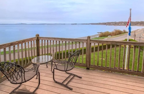 Jamestown Condo | 1br SU Overlooking Breathtaking Narragansett Bay!