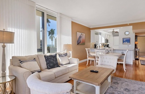 Longboat Key Condo | 2/2 Beachplace Condo, Beach, Pool, Fitness, Tennis