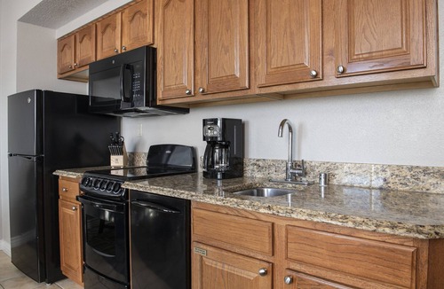 Las Vegas Resort | 2 Bed 2 Bath Las Vegas - Pools, Hot Tubs, Cabanas and More!