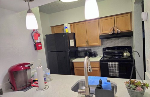 Gaithersburg Apartment | 2-bed apartment, heart of RIO, Gaithersburg! Near 1-270, commuter convenient.
