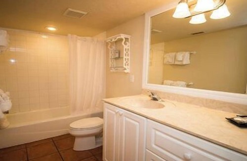 Bradenton Beach Hotel | 2 Bedroom, 1 Bathroom. 1st Floor Pet Friendly