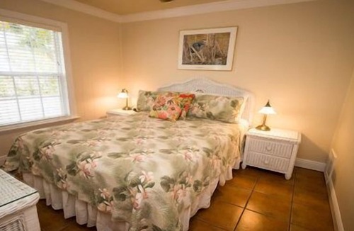 Bradenton Beach Hotel | 2 Bedroom, 1 Bathroom. 1st Floor Pet Friendly
