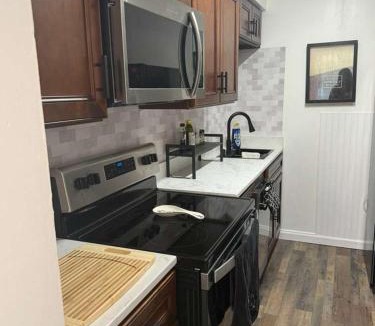 Brooksville Apartment | 2 bedroom, 1 bath in Downtown Brooksville