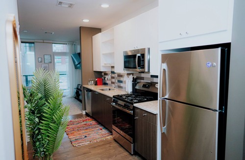 East Cambridge Apartment | 2-bedroom apart in Cambridge with balcony Garage parking