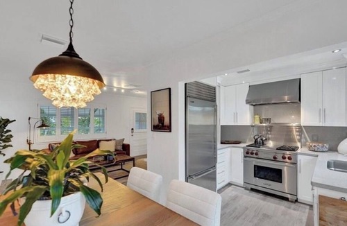 Tarpon River House | 2-bedroom charming house in Fort Lauderdale & walking distance to Las Olas Blvd.