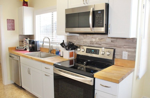 Candler House | 2-bedroom house in tranquil Ocala with cool AC breeze
