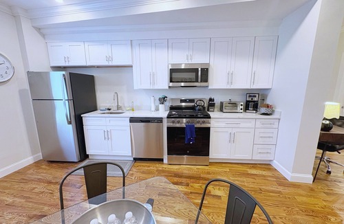 St. Elizabeth's Apartment | 2 Bedroom with Private Deck Near Green Line