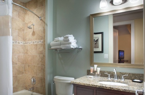 National Harbor Hotel | 2 BR at National Harbor -Rooftop + Indoor Pools. 25% Deposit to Book!