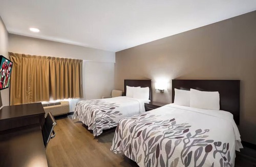 Cortaro Hotel | 2 Comfort spaces with Easy Access to Local Shops and Nature