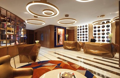 Central New York City Hotel | 2 Deluxe 2 Queens at Hard Rock Hotel New York, Rooftop Bar & Lounge!