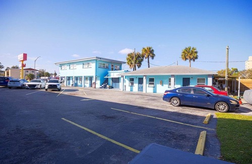Merritt Island Apartment | 2 Full Beds|Non-Smoking