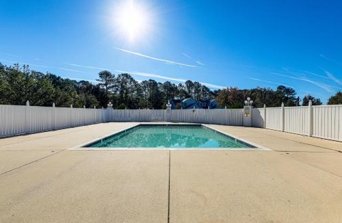 Frankford House | 2 Mi to Bethany Beach Boardwalk! Townhome w/Pool