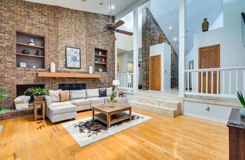 Temple Crest House | 2 Mi to Busch Gardens: Retreat in Scenic Community