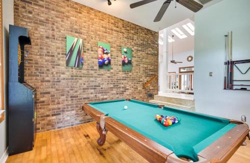 Temple Crest House | 2 Mi to Busch Gardens: Retreat in Scenic Community
