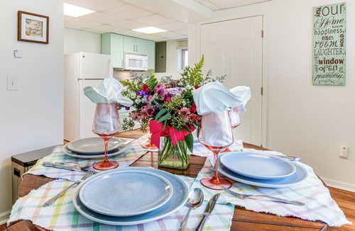 Toccoa Apartment | 2 Mi to Toccoa Falls: Cozy Getaway w/Yard!